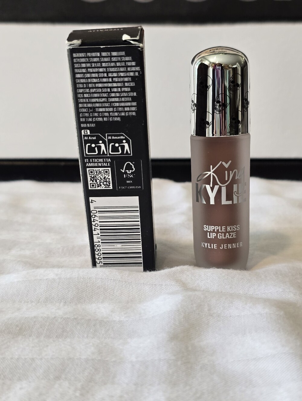King KYLIE Supple Kiss Lip Glaze - Literally - Picture 3 of 8